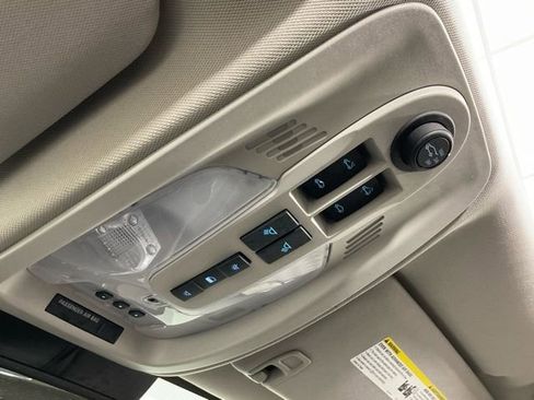 Used 2017 Chevrolet Equinox Premier w/ Enhanced Convenience Package image 24