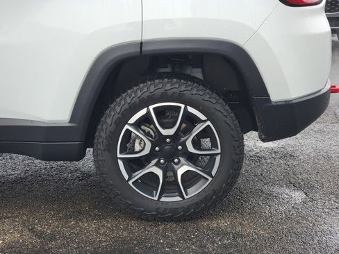 Used 2024 Jeep Compass Trailhawk image 14