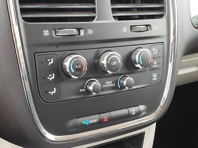 Used 2018 Dodge Grand Caravan SE w/ UConnect Hands-Free Group FWD image 23