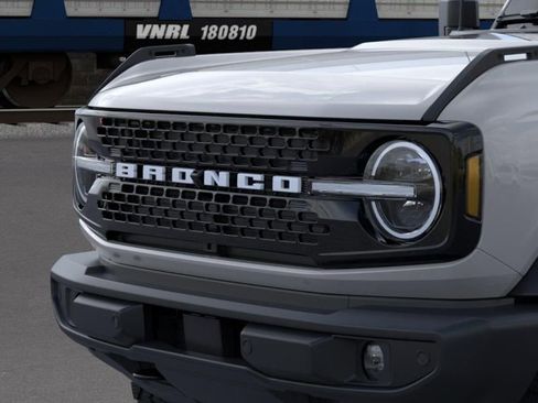 New 2026 Ford Bronco Outer Banks AWD/4WD image 19
