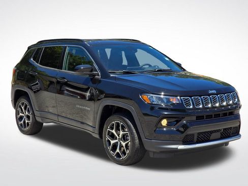Used 2025 Jeep Compass Limited AWD/4WD image 14