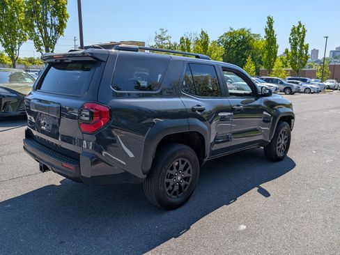 Used 2025 Toyota 4Runner SR5 AWD/4WD image 3