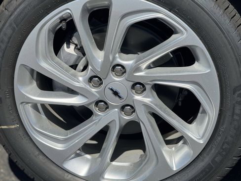 New 2027 Chevrolet Bolt LT w/ Comfort Package FWD image 8