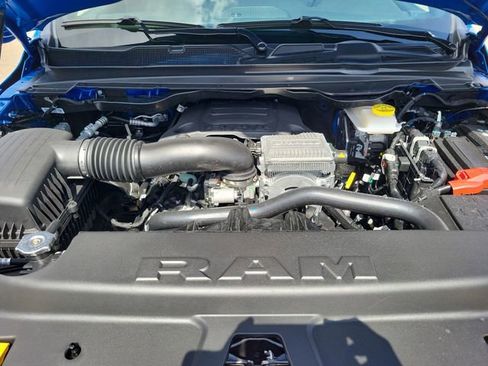 New 2026 RAM 1500 4x4 Crew Cab image 17