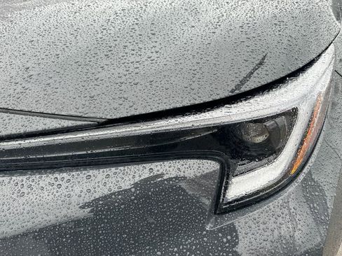 Certified 2025 Toyota Corolla SE image 9