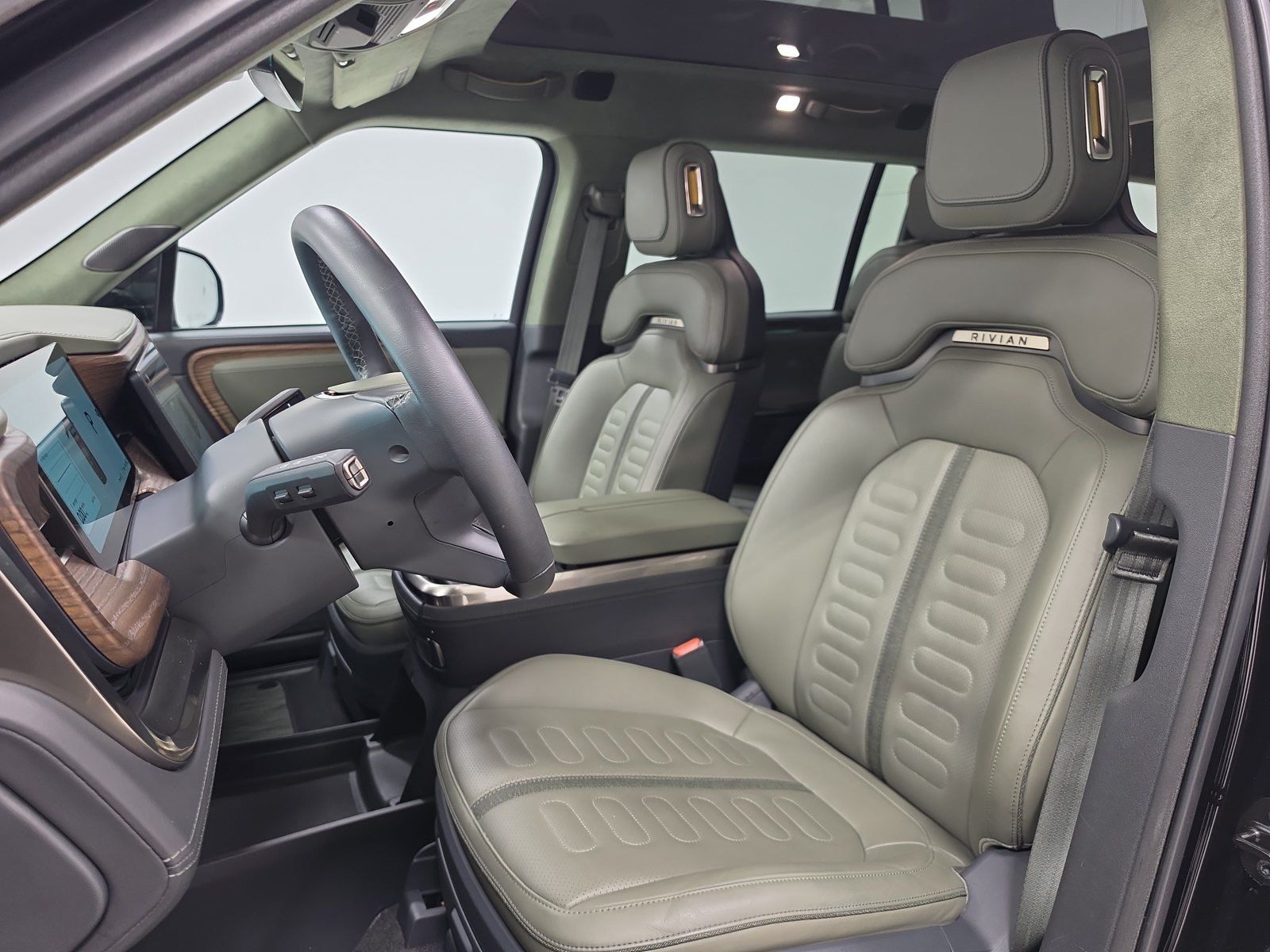 Used 2023 Rivian R1S Adventure Quad AWD/4WD image 20