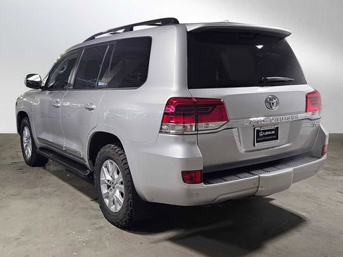 Used 2019 Toyota Land Cruiser image 5