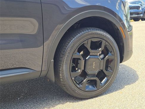 Certified 2025 Kia Sorento X-Line EX AWD/4WD image 11