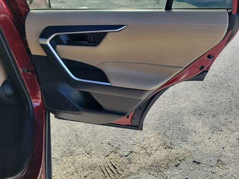 Used 2022 Toyota RAV4 LE image 41