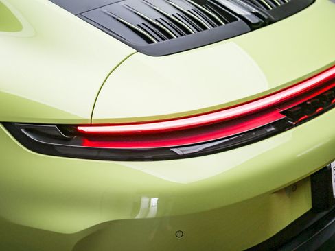 Certified 2025 Porsche 911 Carrera w/ Premium Package RWD image 15