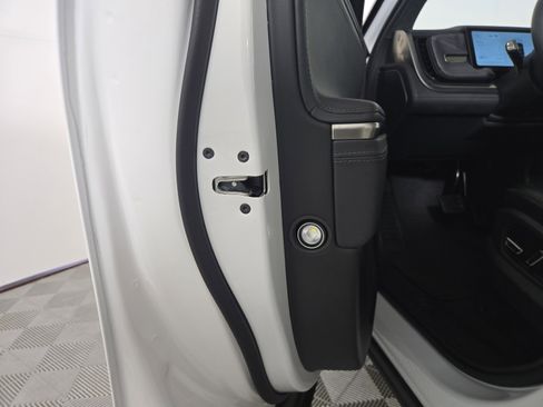 Used 2025 Rivian R1S Adventure image 32