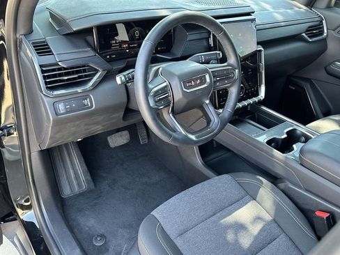 New 2025 GMC Acadia Elevation image 10