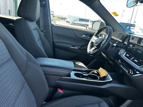 Used 2025 Chevrolet Equinox LT AWD/4WD image 13