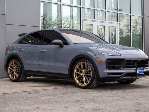 Used 2023 Porsche Cayenne Turbo GT AWD/4WD image 3