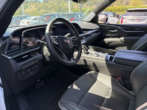 Used 2023 Cadillac Escalade Sport w/ LPO, ONYX Package image 5