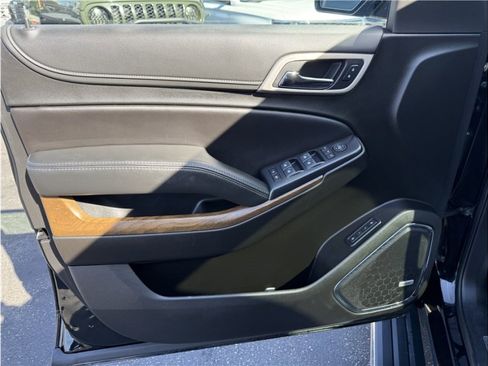 Used 2019 GMC Yukon Denali image 16