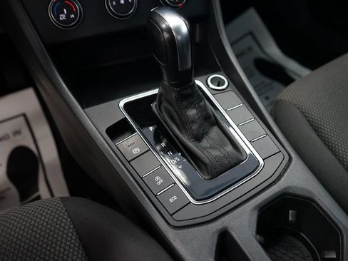 Used 2019 Volkswagen Jetta R-Line FWD image 35
