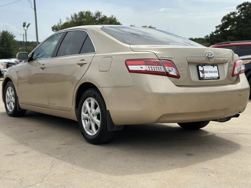 Used 2011 Toyota Camry LE w/ LE Extra-Value Pkg FWD image 8