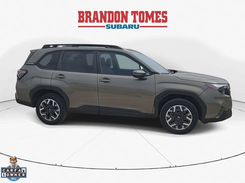 Used 2025 Subaru Forester Premium AWD/4WD image 10