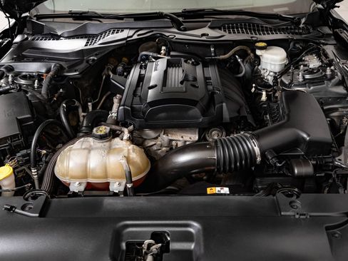 Used 2017 Ford Mustang Coupe RWD image 38