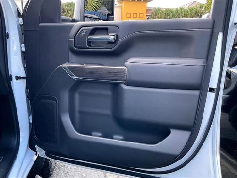 Used 2023 Chevrolet Silverado 2500 LTZ w/ LTZ Plus Package image 23