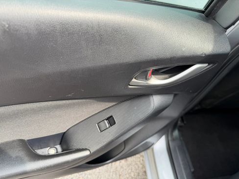Used 2015 MAZDA MAZDA3 i Touring FWD image 17