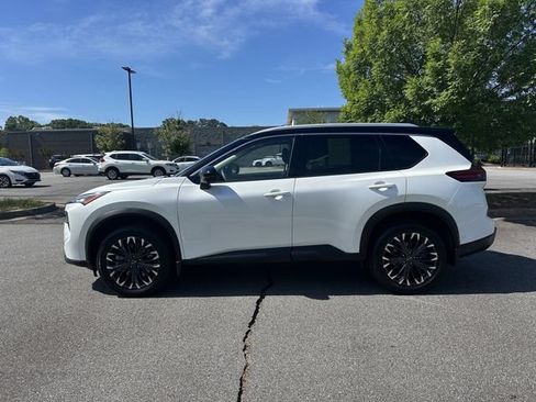 Certified 2025 Nissan Rogue SL w/ Tech Package AWD/4WD image 6