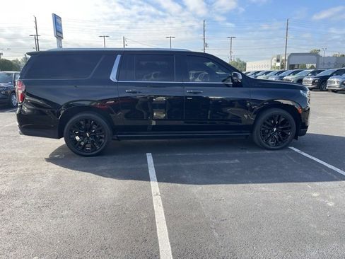 Used 2021 Chevrolet Suburban High Country image 9