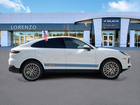 Used 2023 Porsche Cayenne Platinum Edition AWD/4WD image 4