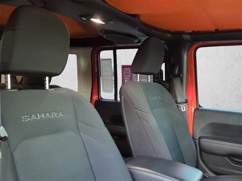 Used 2018 Jeep Wrangler Unlimited Sahara image 21