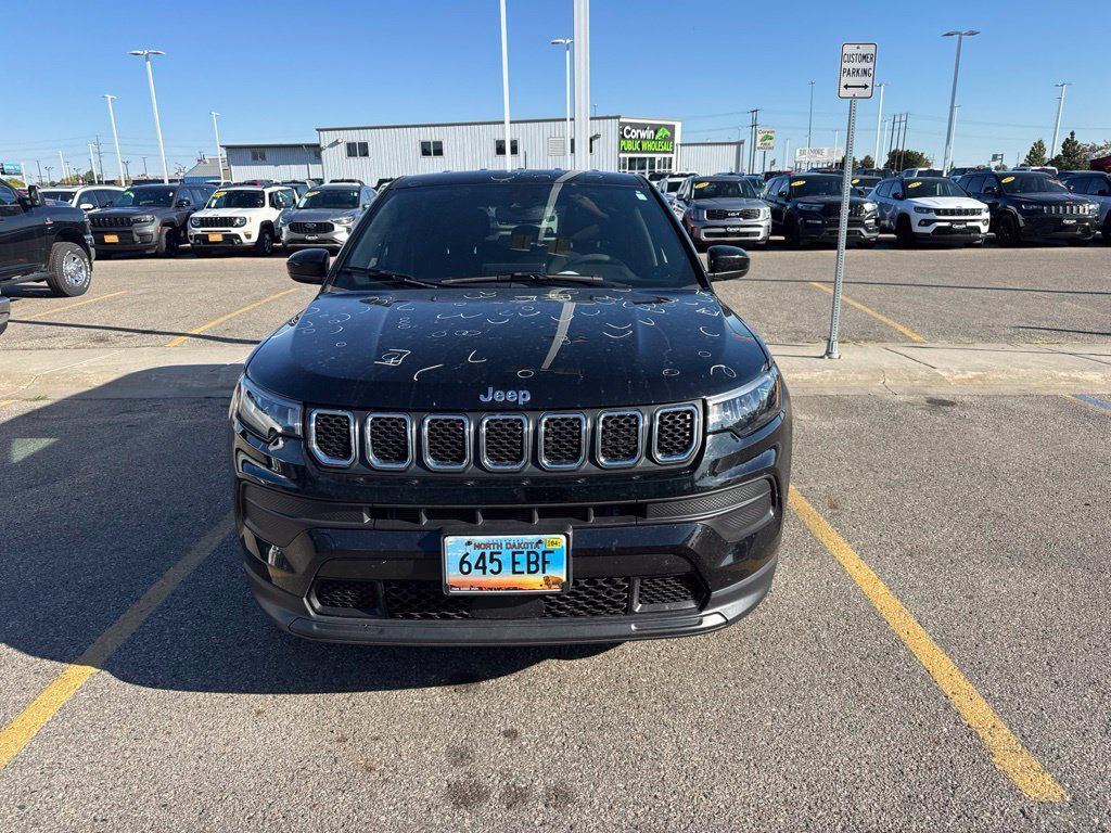 Used 2023 Jeep Compass Sport AWD/4WD image 2