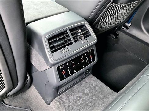 Used 2024 Audi RS 7 Performance w/ Matte Carbon Package image 25