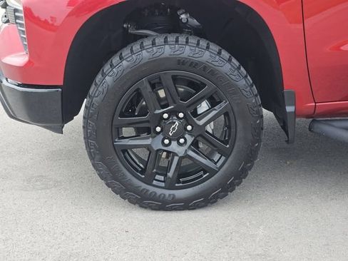 Used 2026 Chevrolet Silverado 1500 LT Trail Boss w/ LT Trail Boss Premium Package AWD/4WD image 13