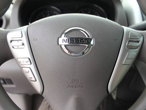 Used 2015 Nissan Versa SV FWD image 31