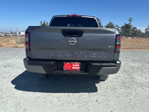 Used 2022 Nissan Frontier SV RWD image 8