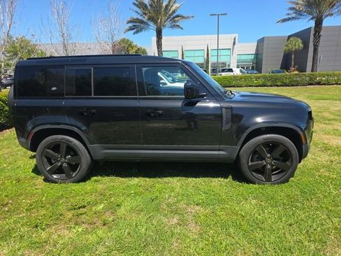 Used 2024 Land Rover Defender 110 S image 3