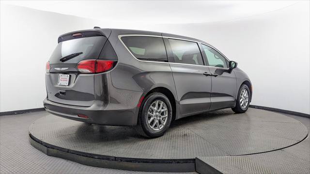 Used 2023 Chrysler Voyager LX FWD image 8