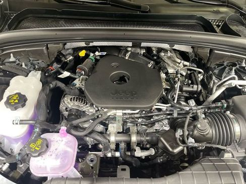 New 2026 Jeep Grand Cherokee Limited w/ Luxury Tech Group II AWD/4WD image 26