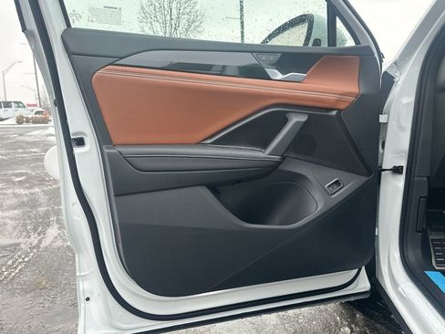 New 2026 Volkswagen Tiguan SEL R-Line image 5