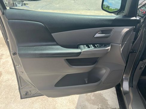 Used 2011 Honda Odyssey EX image 10