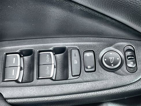 Used 2021 Honda Accord Touring image 12