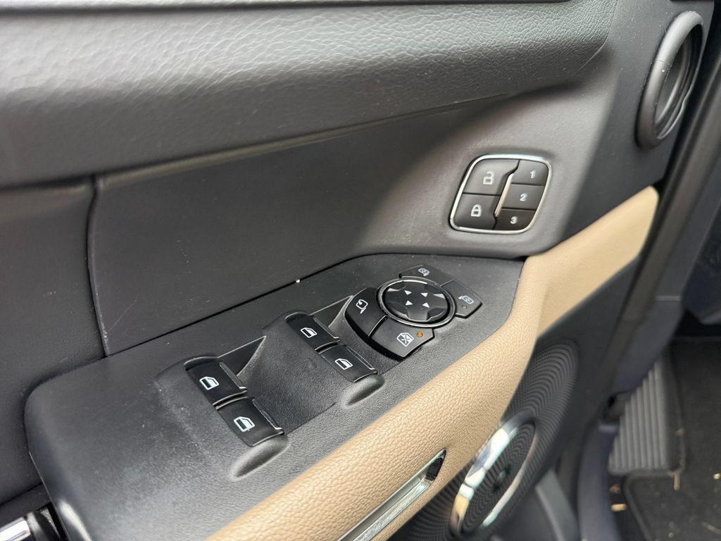 Used 2024 Ford Expedition Limited AWD/4WD image 20