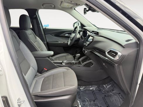 Used 2023 Chevrolet TrailBlazer LT w/ Convenience Package image 19