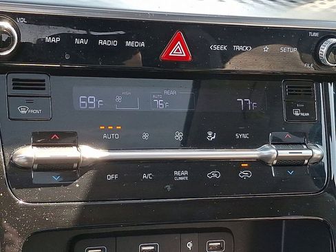Used 2022 Kia Carnival SX Prestige FWD image 23