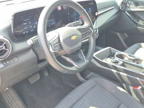 Used 2026 Chevrolet Equinox LT AWD/4WD image 10