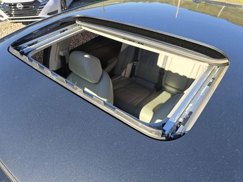 Used 2024 Honda Accord Touring image 4