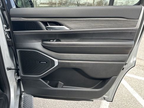 New 2024 Jeep Wagoneer Series III w/ Rear Seat Video Group 1 image 18