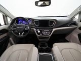 Used 2017 Chrysler Pacifica Touring-L Plus image 5