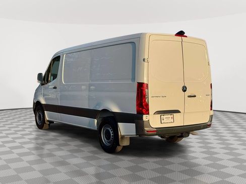 Used 2022 Mercedes-Benz Sprinter 1500 image 5
