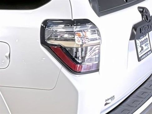 Used 2020 Toyota 4Runner TRD Off-Road Premium w/ Moonroof Package AWD/4WD image 10